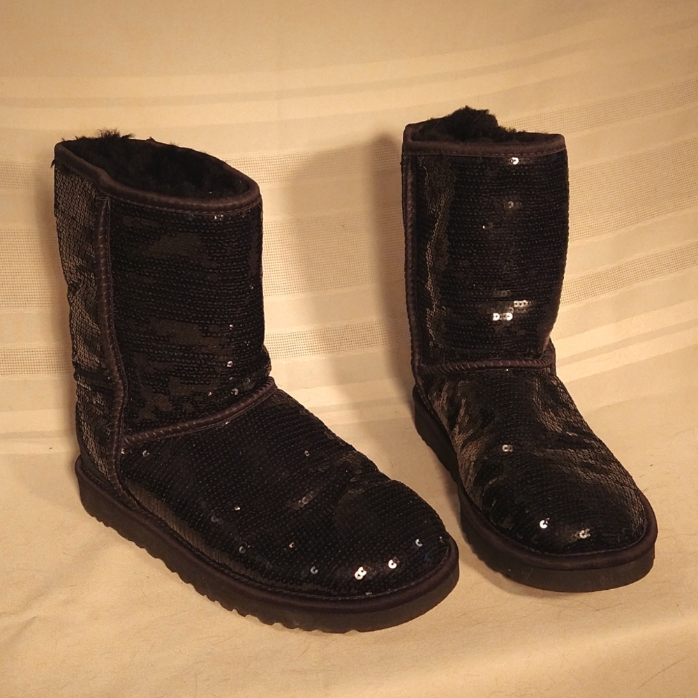 UGG Australia Black Sparkle sequin fur lined ankle boots, size 7
